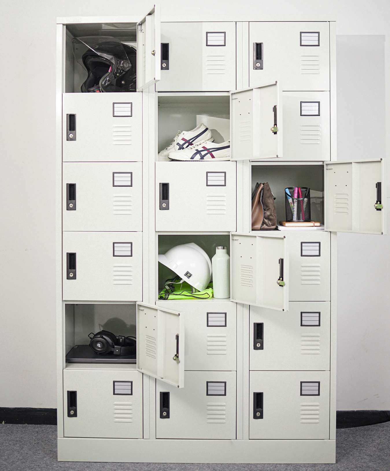 5 Kelebihan Custom Locker Dibandingkan dengan Locker Biasa