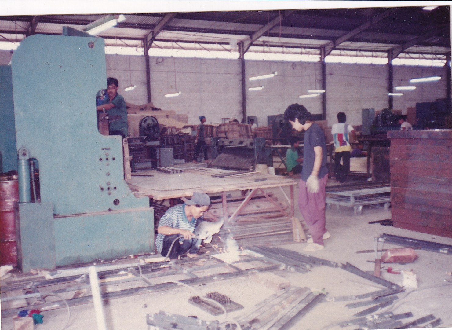 Salah Satu Perusahaan Furniture Besi Tertua di Indonesia