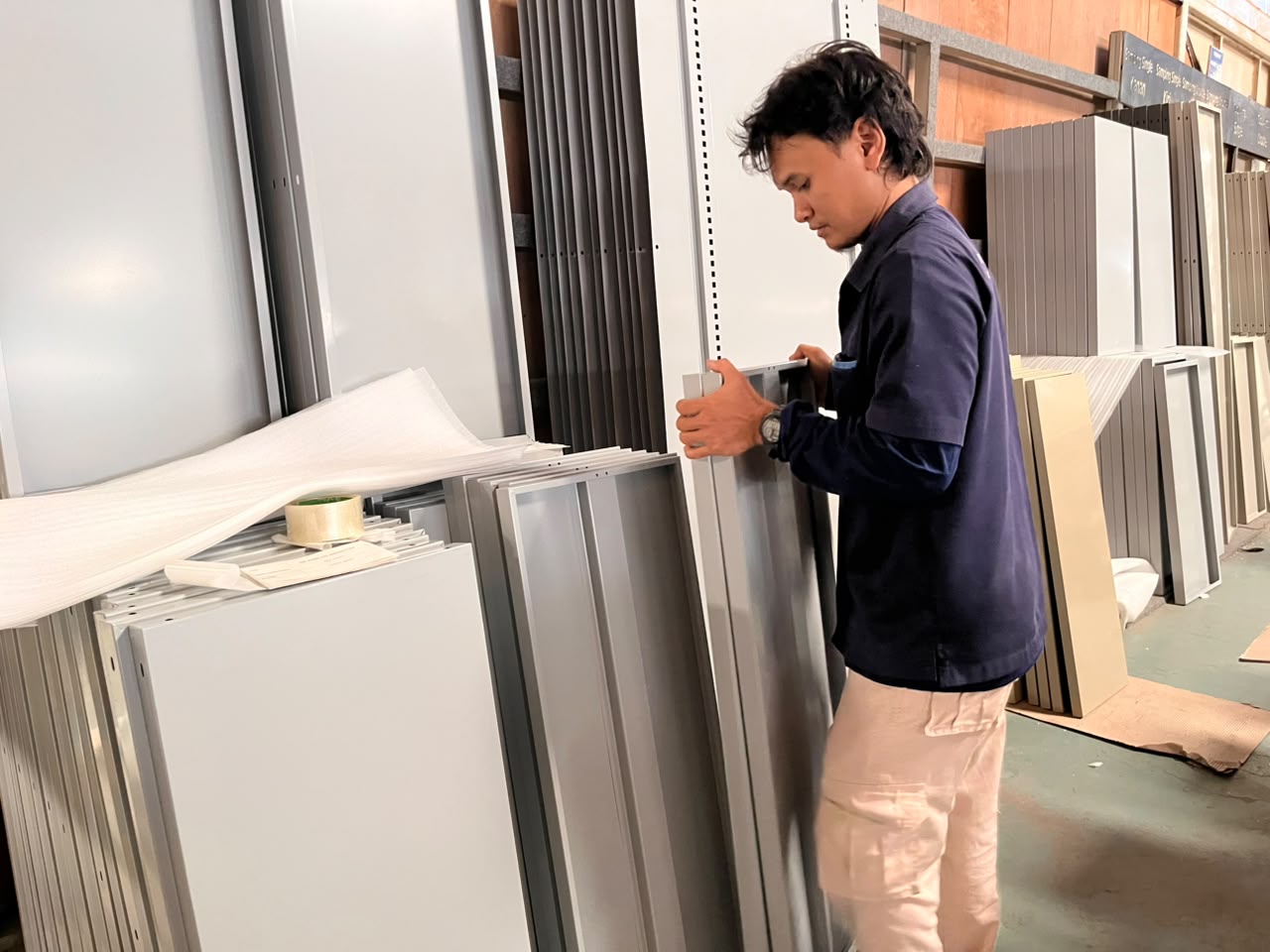 Apa Bedanya Furniture Knock Down dan Build Up? Simak Penjelasannya!